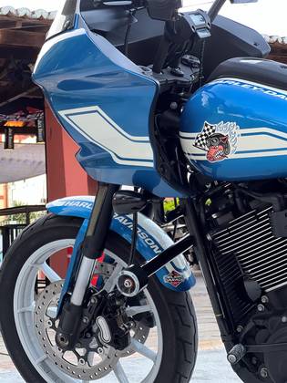 HARLEY-DAVIDSON LOW RIDER ST 